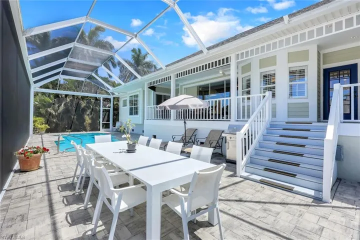 The outdoor area rivals the indoor. From dawn to dusk, you will spend winter days on this lanai....