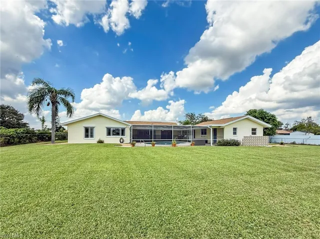 1643 Country Club Pkwy, Lehigh Acres Fl 33936