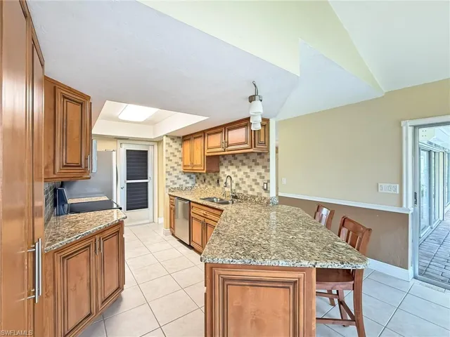 1643 Country Club Pkwy, Lehigh Acres Fl 33936