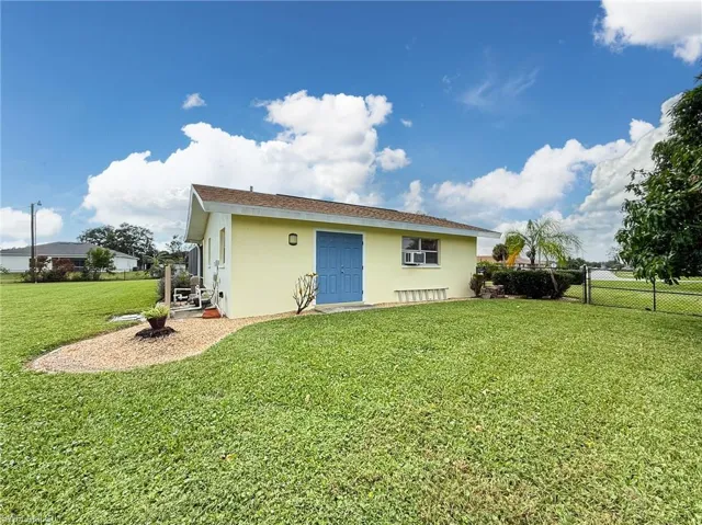 1643 Country Club Pkwy, Lehigh Acres Fl 33936