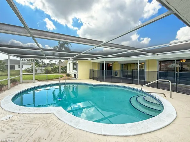 1643 Country Club Pkwy, Lehigh Acres Fl 33936