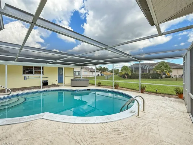 1643 Country Club Pkwy, Lehigh Acres Fl 33936
