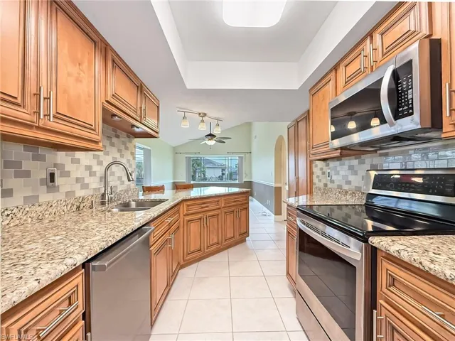1643 Country Club Pkwy, Lehigh Acres Fl 33936