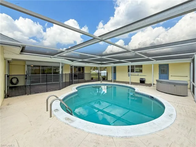 1643 Country Club Pkwy, Lehigh Acres Fl 33936
