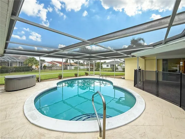 1643 Country Club Pkwy, Lehigh Acres Fl 33936