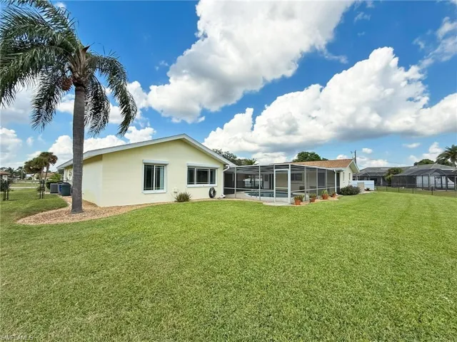1643 Country Club Pkwy, Lehigh Acres Fl 33936