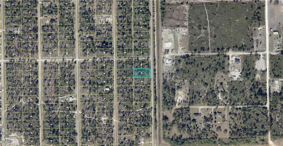 21 Hines AVE, LEHIGH ACRES FL 33936