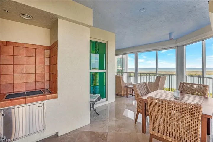 Lanai with electric grill - fabulous views of Turkey Bay & the Gulf
