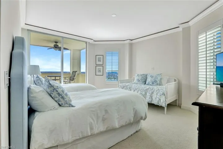 Guest bedroom