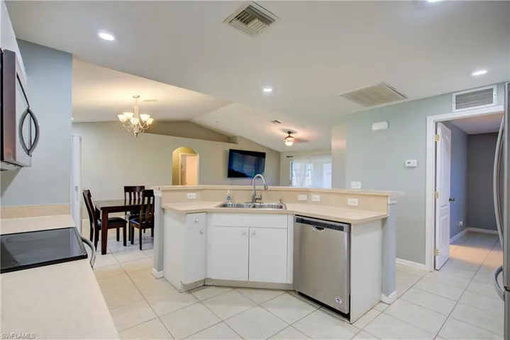 This kitchen is just waiting for your next culinary adventure