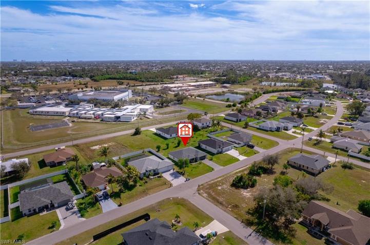 319 NW 2nd AVE, CAPE CORAL FL 33993
