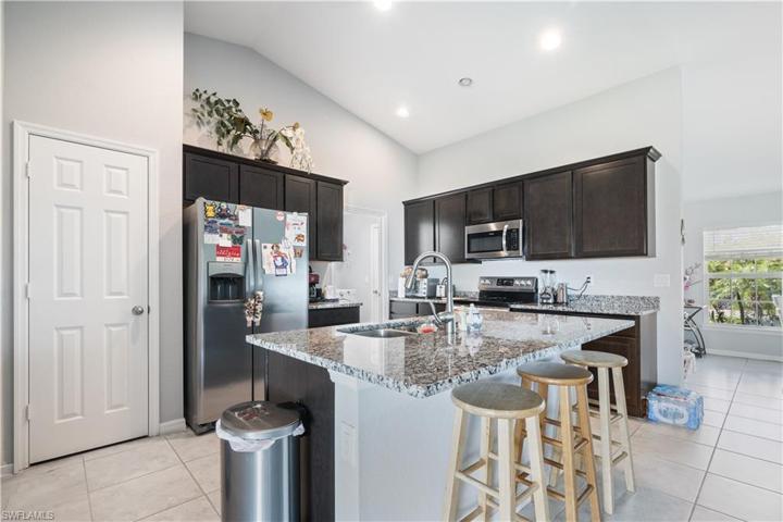 319 NW 2nd AVE, CAPE CORAL FL 33993