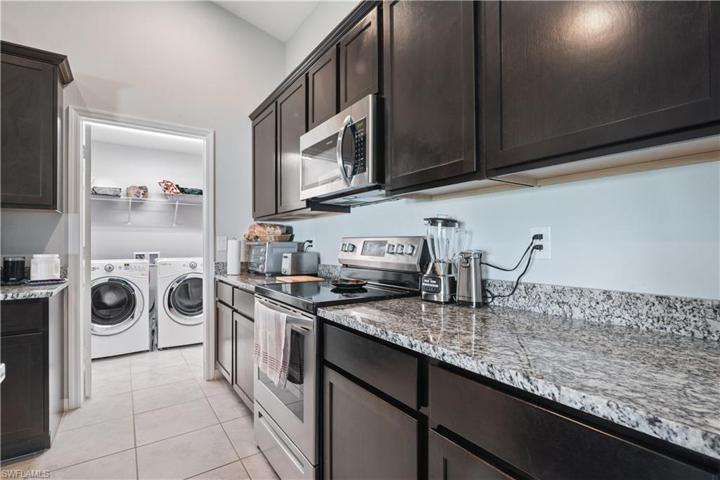 319 NW 2nd AVE, CAPE CORAL FL 33993