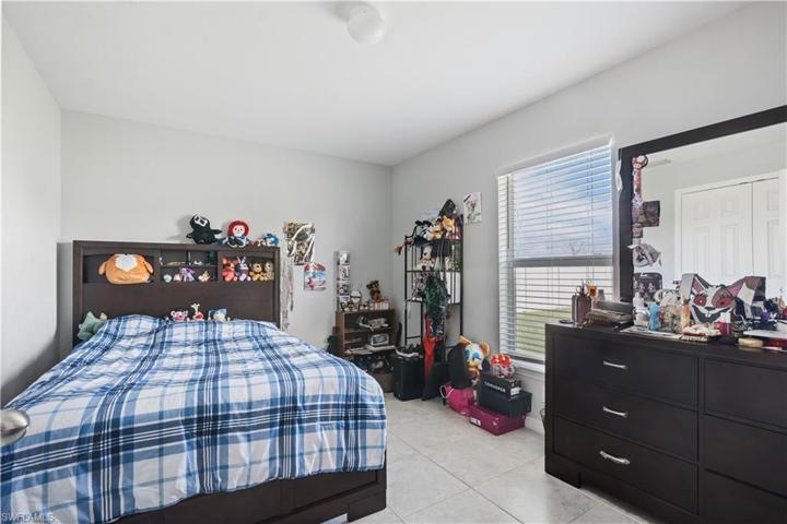 319 NW 2nd AVE, CAPE CORAL FL 33993