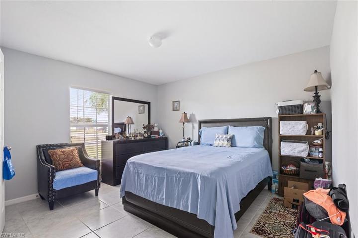 319 NW 2nd AVE, CAPE CORAL FL 33993