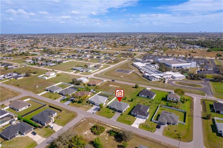 319 NW 2nd AVE, CAPE CORAL FL 33993