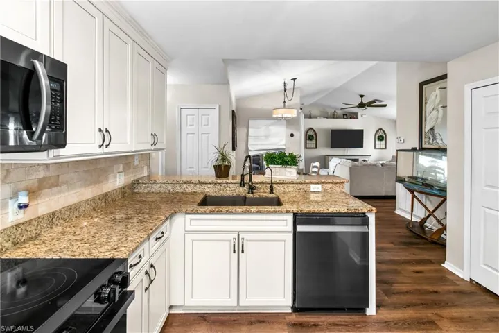 1215 Sw 31st Ter, Cape Coral, Florida 33914