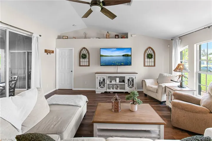 1215 Sw 31st Ter, Cape Coral, Florida 33914