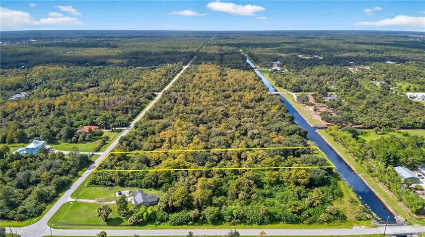 Aerial view of property's location featuring property boundaries highlighted