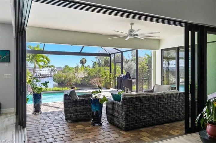 2105 Ottersrest Ln, Cape Coral, Florida 33990