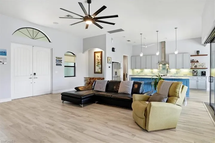 2105 Ottersrest Ln, Cape Coral, Florida 33990