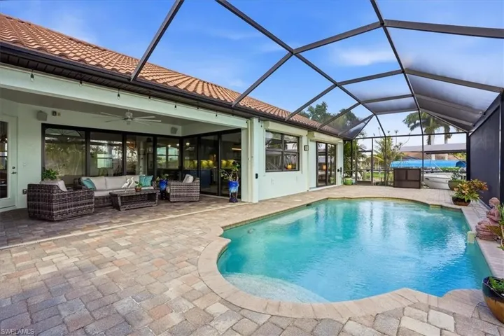 2105 Ottersrest Ln, Cape Coral, Florida 33990