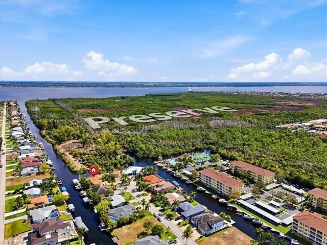 2105 Ottersrest Ln, Cape Coral, Florida 33990