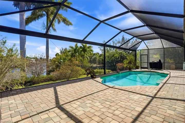 2105 Ottersrest Ln, Cape Coral, Florida 33990