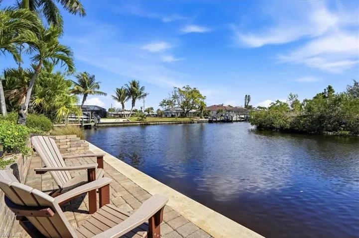 2105 Ottersrest Ln, Cape Coral, Florida 33990