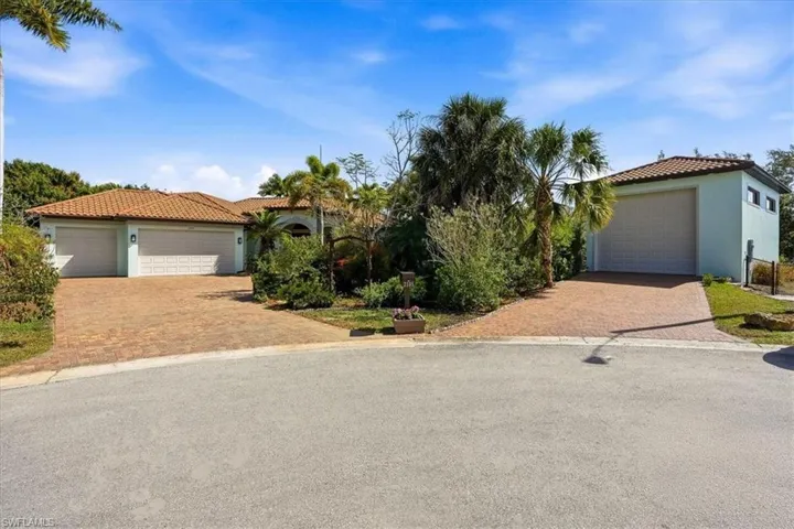 2105 Ottersrest Ln, Cape Coral, Florida 33990