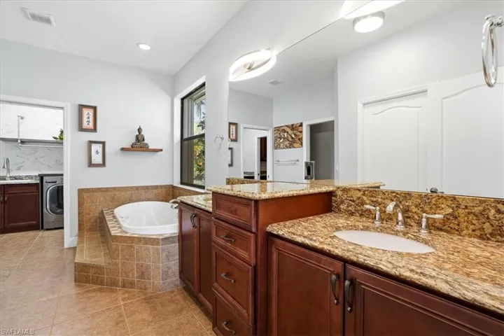 2105 Ottersrest Ln, Cape Coral, Florida 33990