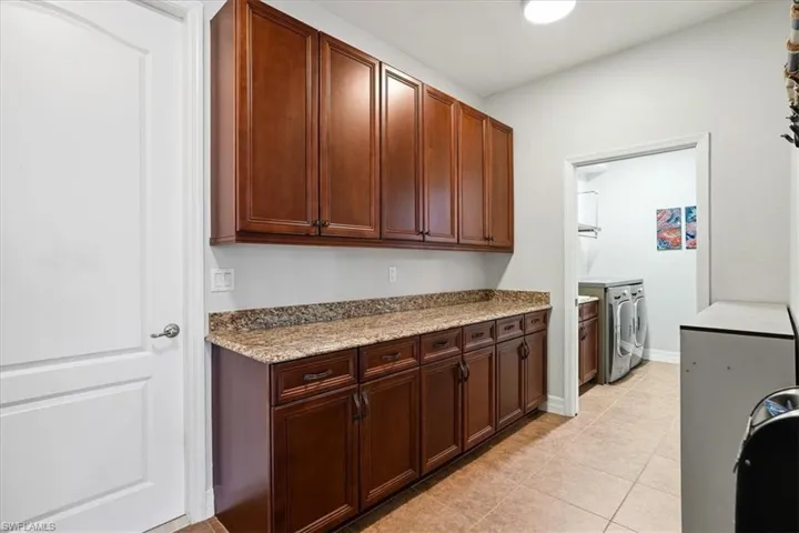 2105 Ottersrest Ln, Cape Coral, Florida 33990