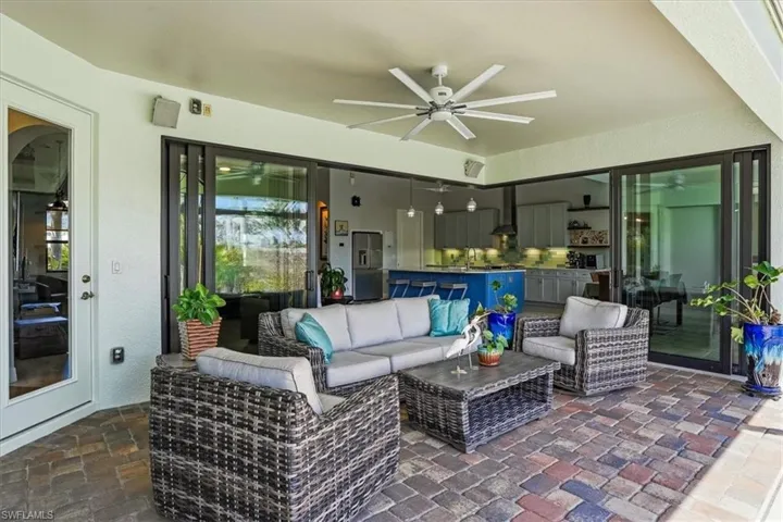 2105 Ottersrest Ln, Cape Coral, Florida 33990