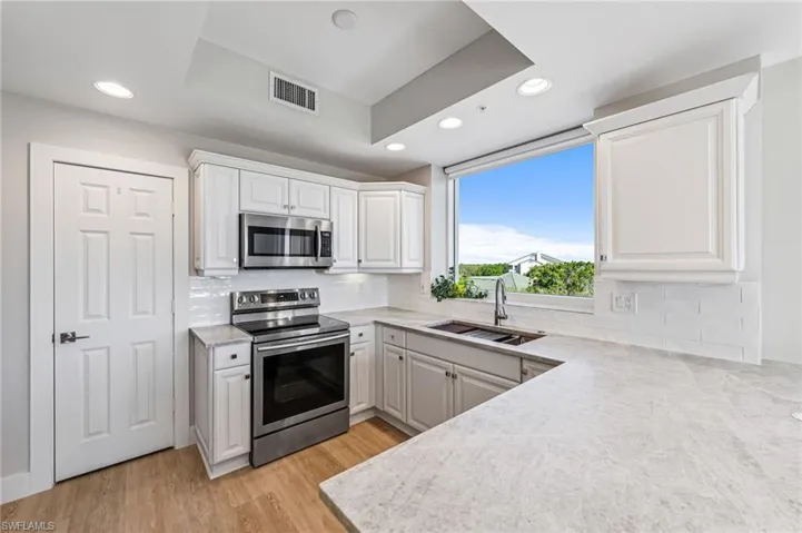 1001  Arbor Lake  DR, Naples, FL 34110