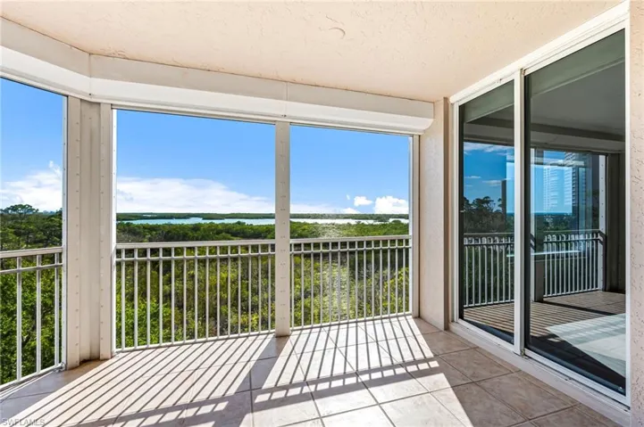 1001  Arbor Lake  DR, Naples, FL 34110