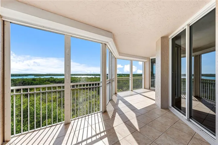 1001  Arbor Lake  DR, Naples, FL 34110