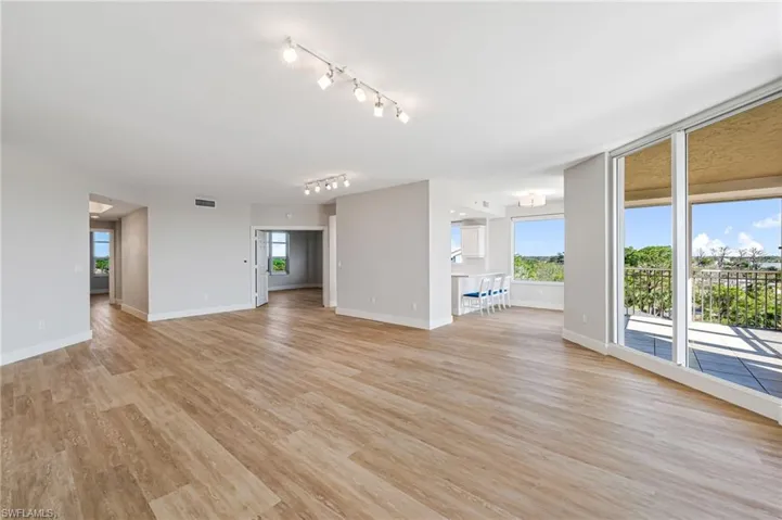 1001  Arbor Lake  DR, Naples, FL 34110