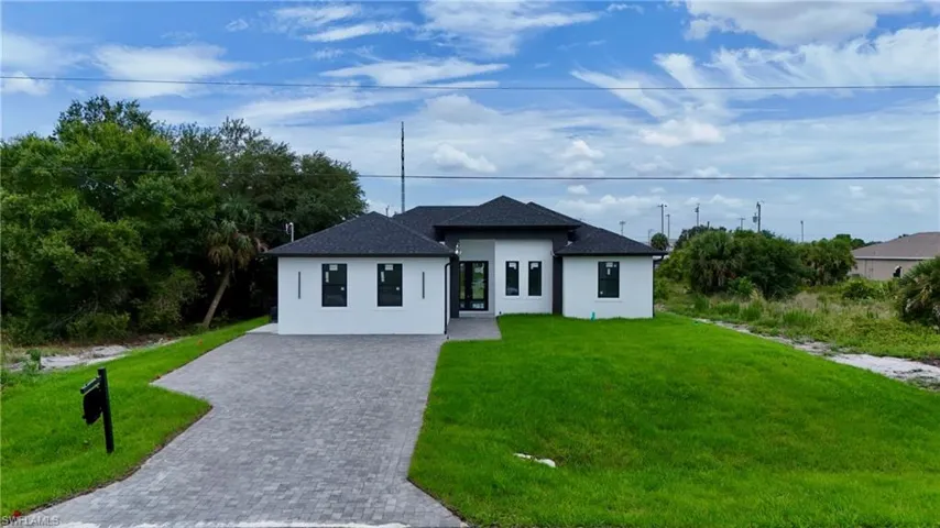 830 Wolverine St E, Lehigh Acres, Florida 33974