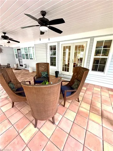 Lanai with ceiling fan