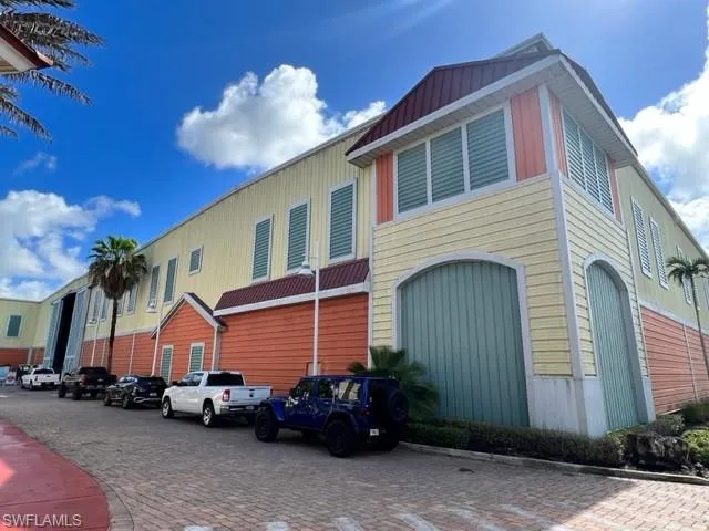 477  North  RD, Naples, FL 34104