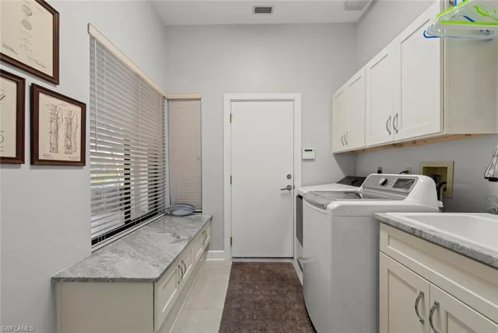8301 Glenfinnan Cir, Fort Myers, Florida 33912