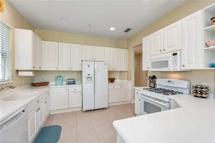 3123  Aviamar  CIR, Naples, FL 34114