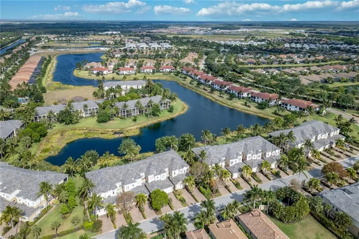 3123  Aviamar  CIR, Naples, FL 34114