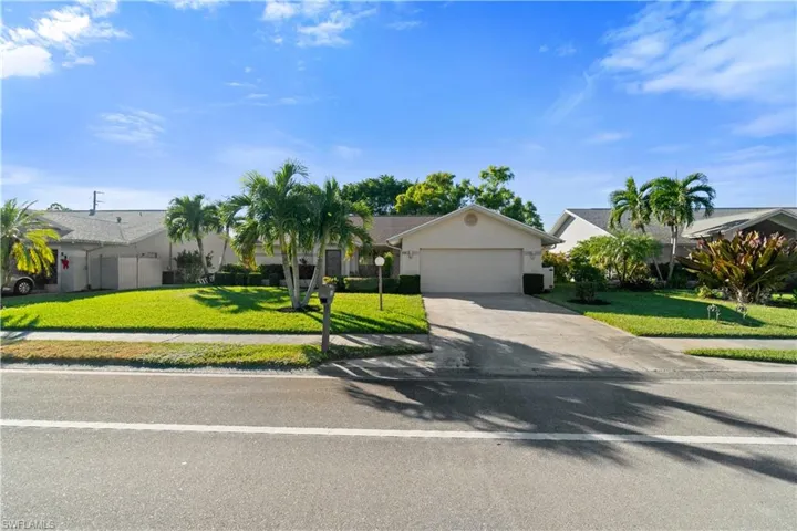 914 Charlemagne Blvd, Naples Fl 34112