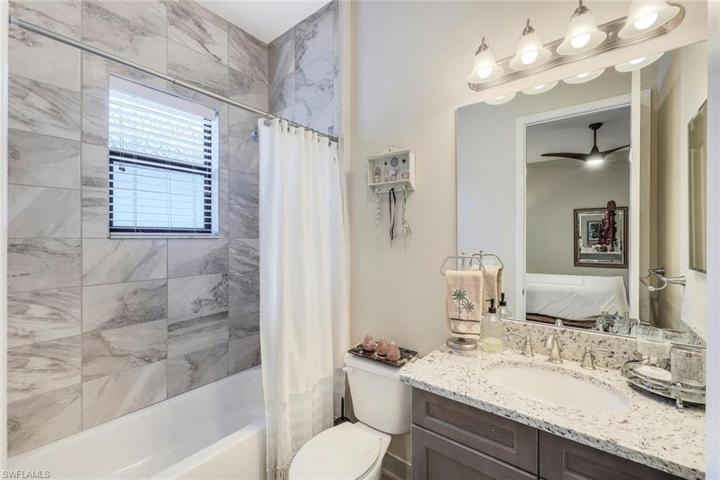 AMAZING GUEST BATH