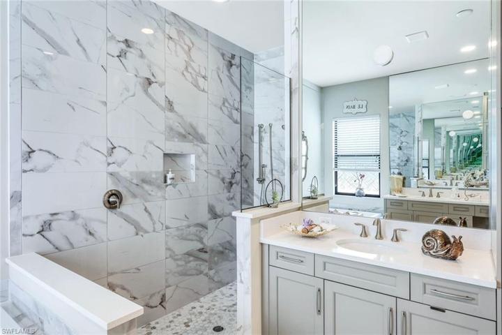 GREAT SHOWER SPACE
