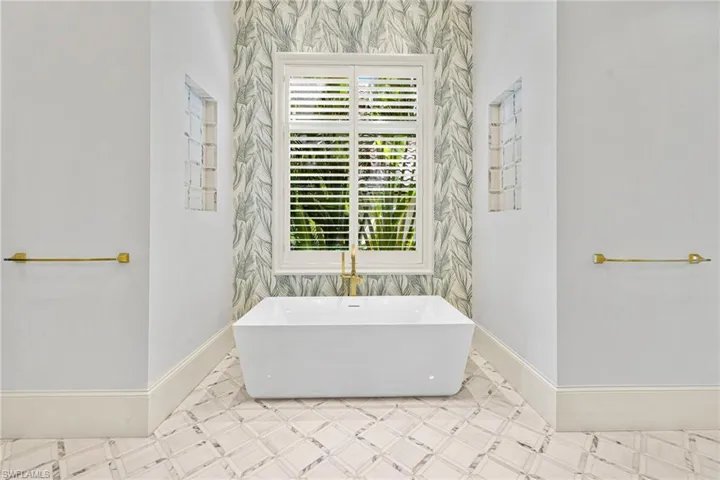 528 Turtle Hatch Rd, Naples, Florida 34103