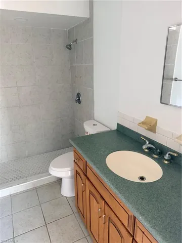 5631  10th  AVE, Fort Myers, FL 33907
