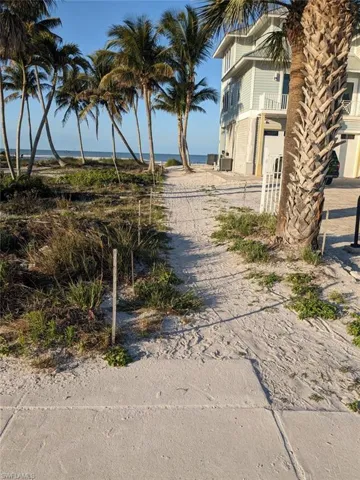 Deeded Beach access