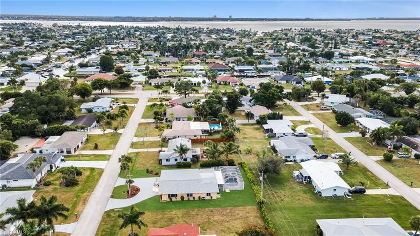 5208 Wilmington Ct, Cape Coral, Florida 33904